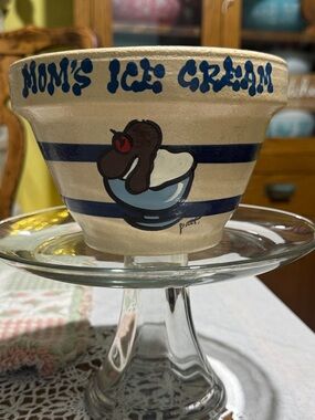 Vintage Robinson-Ransbottom Cream and Navy Blue "Mom's Ice Cream" RARE Bowl